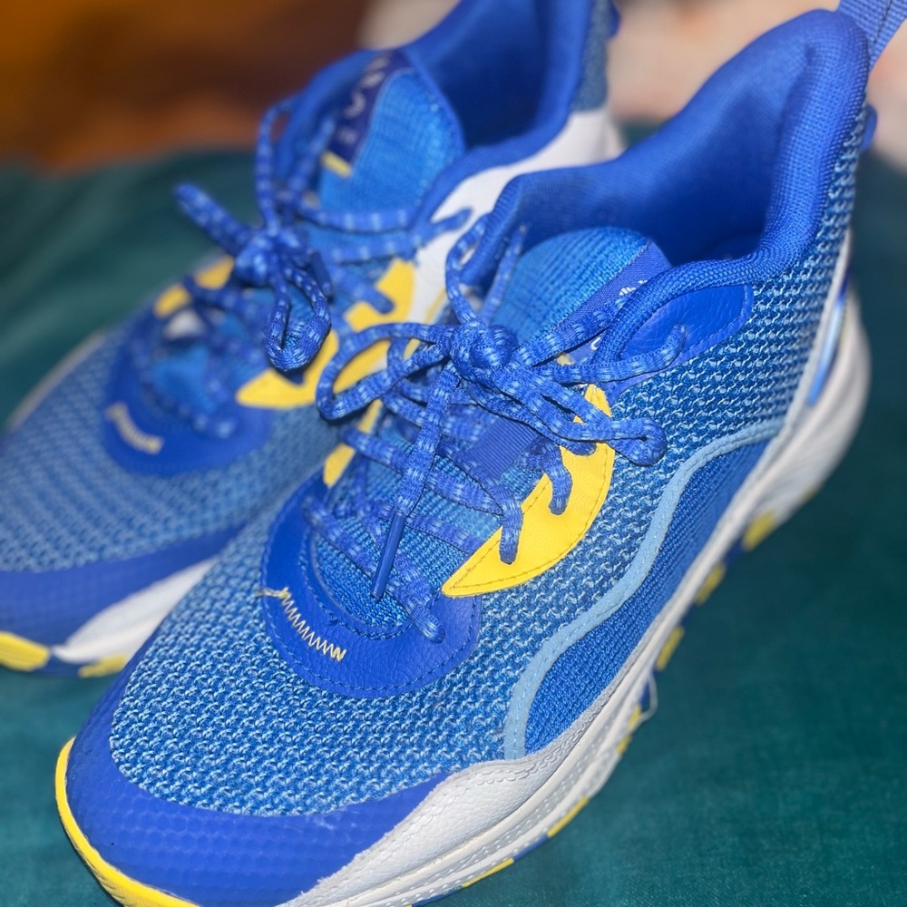 Under Armour Blue and Yellow Sneakers CURRY